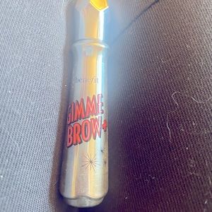 Benefit Cosmetics Gimme Brow in shade 2